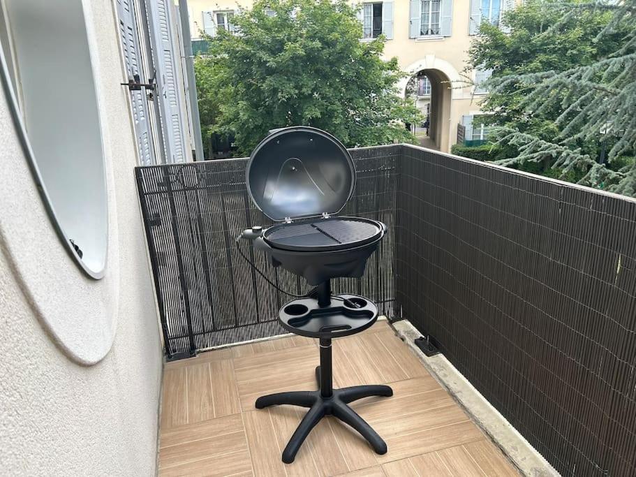 Once Upon A Time - 7Min From Disneyland - Free Private Parking - Self Checkin - Balcony - Barbecue ماني لو أونغر المظهر الخارجي الصورة